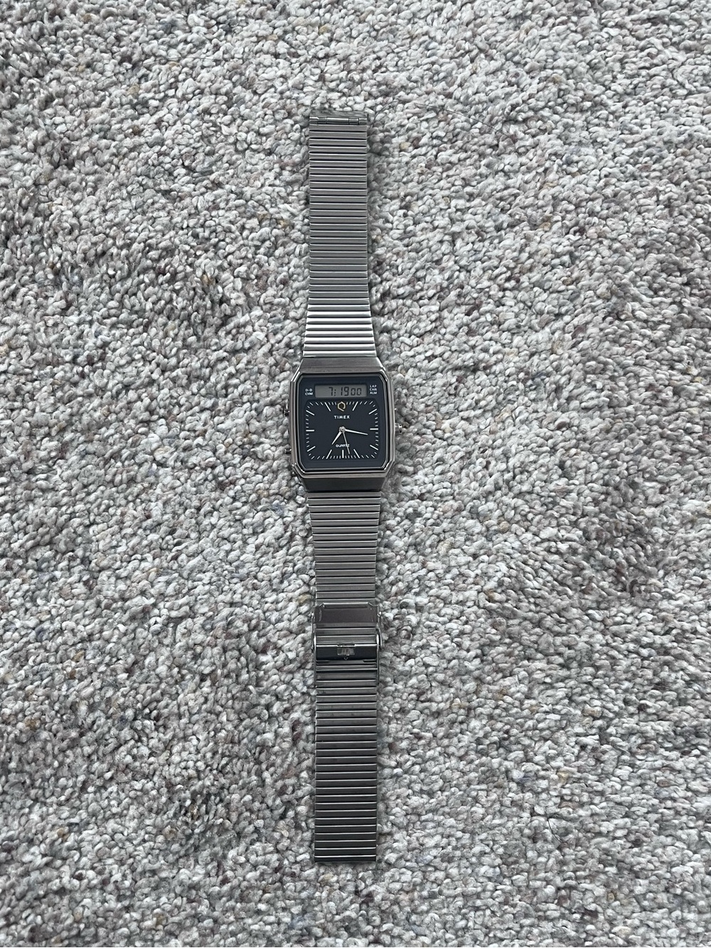 Q Timex 1982 Ana-Digi Reissue 33mm - Picture 5 of 8